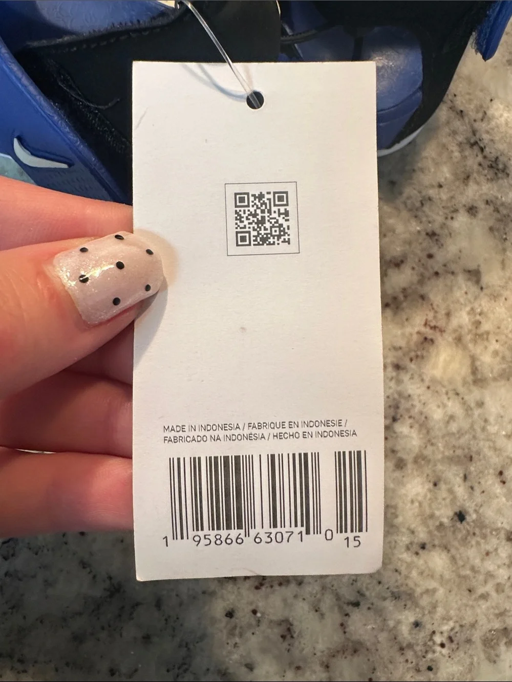 NWT Nike Kids Blue Closed-Toe Sandal with Black Strap